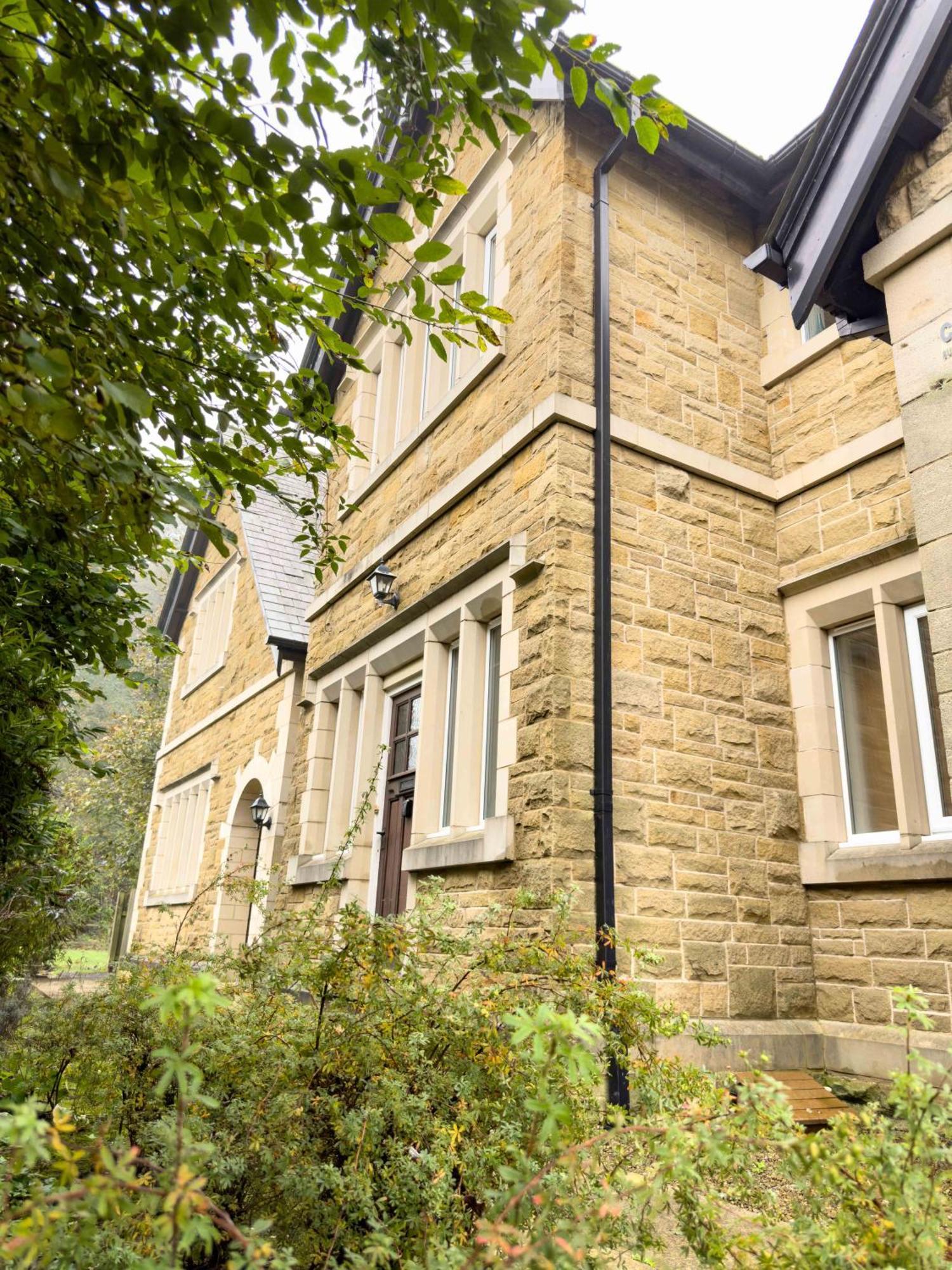 2 Bed - 2 Bath - Duplex Apartment Next To Lbu-Headingley Centre-Ycc Arena-Families-Relocators Meanwood 外观 照片